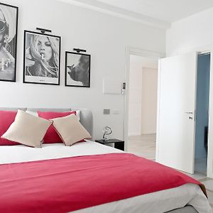 Crazi Suites